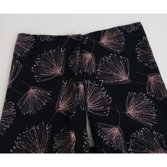 NWT Le Lis Sheer Floral Blouse With Peek-A-Boo Neck Size Medium - Picture 3 of 6